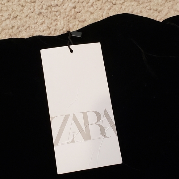 NEW Blogger's Favorite Zara Black Velvet Chain Dress Small - Picture 7 of 11